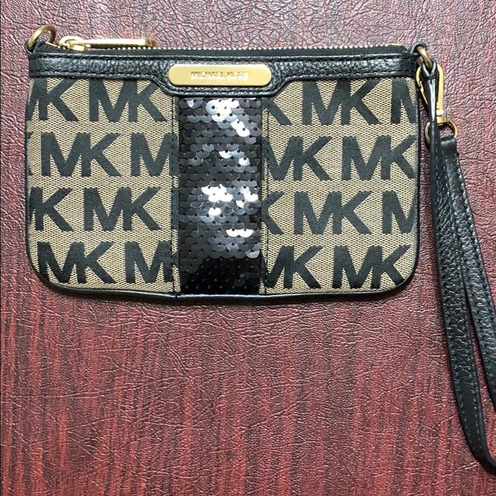Michael Kors wristlet